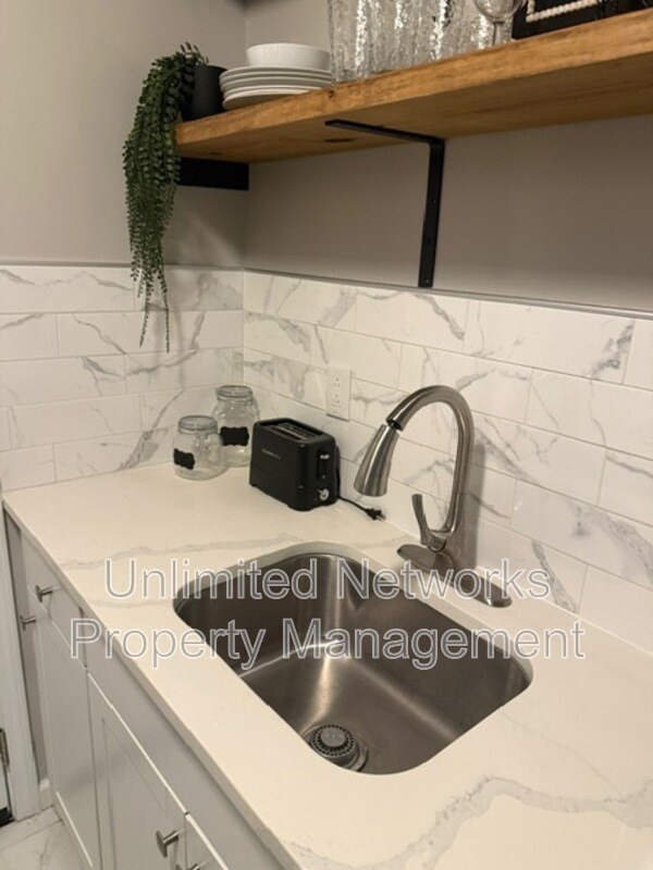 Building Photo - 151 Lawton St SW