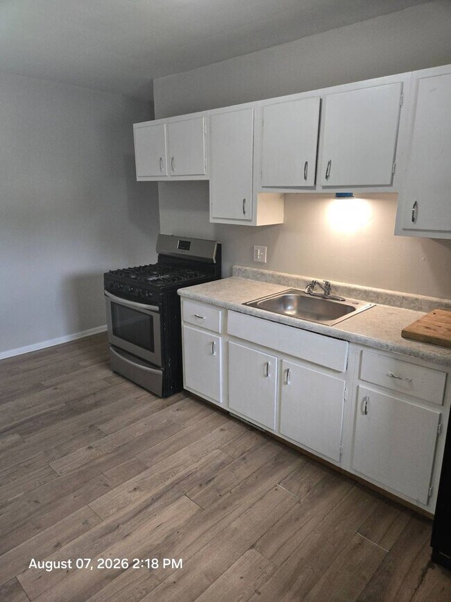 Building Photo - 1455 Struble Ave NE