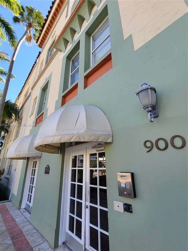 Building Photo - 900 16th St