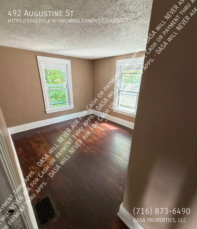 Building Photo - 492 Augustine St