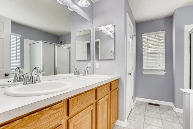 Building Photo - Beautiful 4BR/4BA Home in Desirable Murphy...