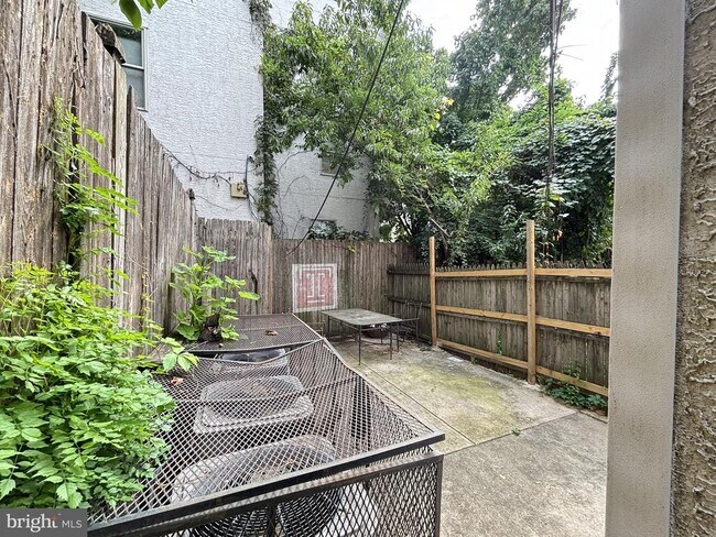 Building Photo - 1711 N Gratz St