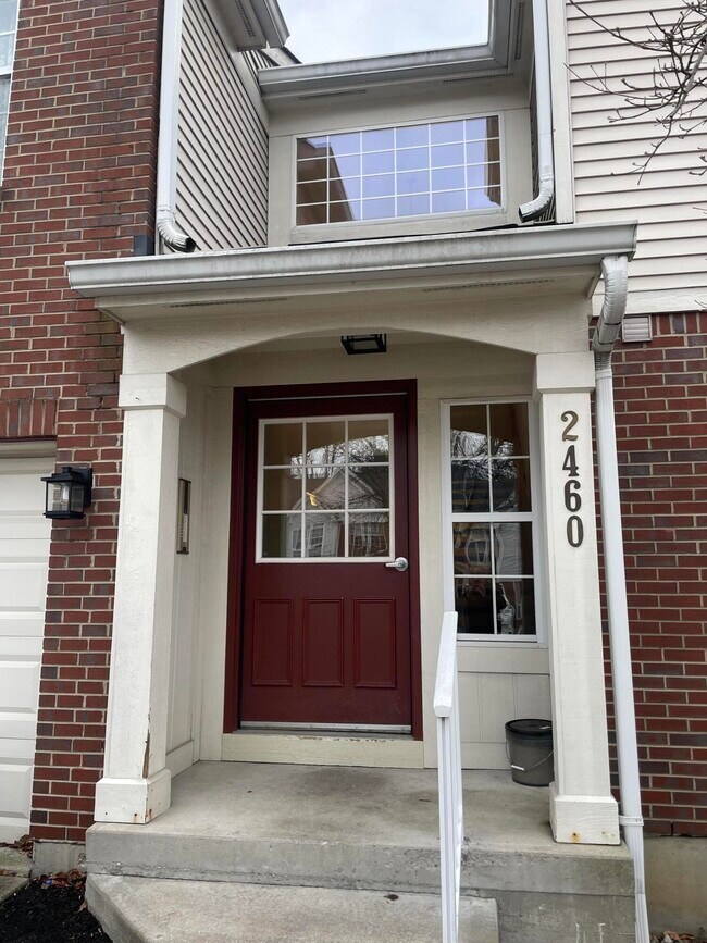 Building Photo - 2460 Fountain Pl