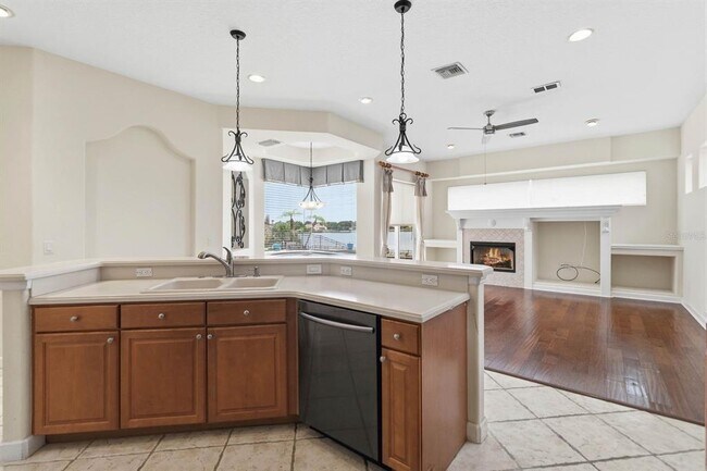 Building Photo - 8310 Tivoli Dr