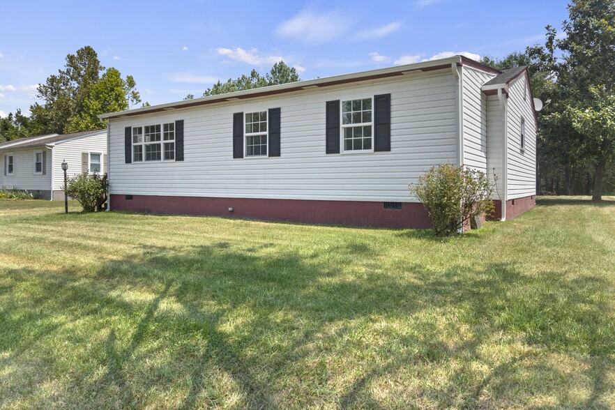 Building Photo - 2519 Edgewood Dr