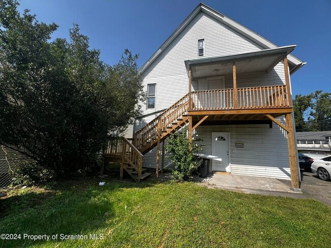 Building Photo - 2204 Golden Ave