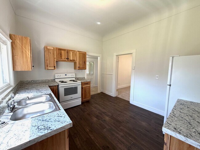 Building Photo - North - Crossing the Finish Line!