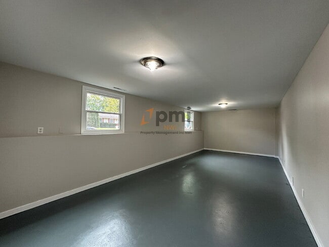 Building Photo - 3621 Windsor Rd