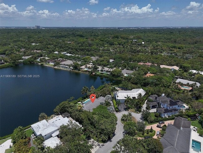 Building Photo - 415 Rovino Ave