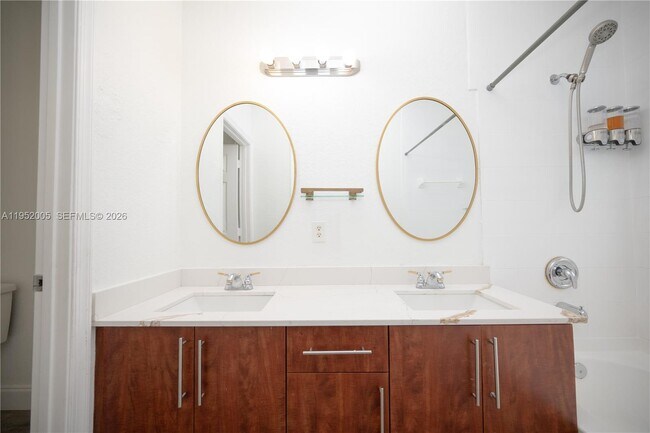 Building Photo - 2532 SE 15th Ct