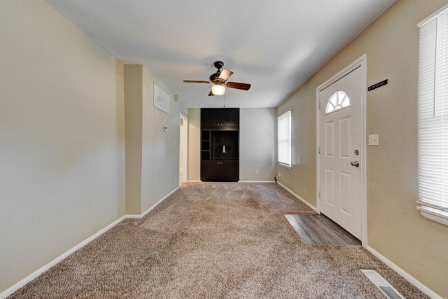 Building Photo - 1227 Iowa St