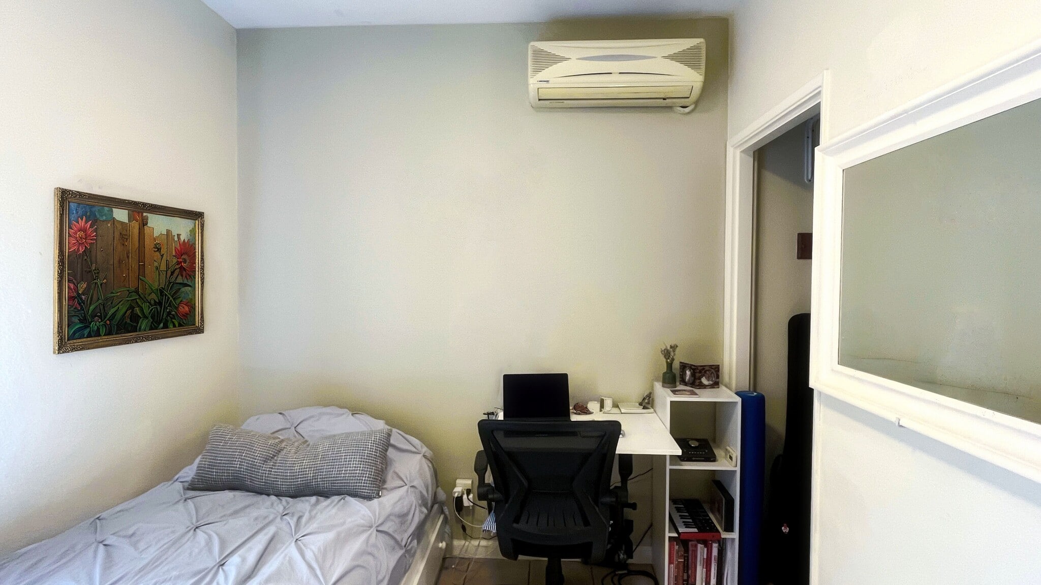 Building Photo - 1837 N Berendo St