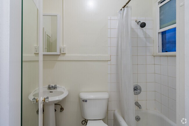 Bathroom - 615 Leavenworth