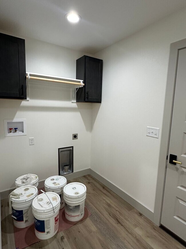 Building Photo - NEW CONSTRUCTION 5 Bed 3 Bath w/ Walk Out Basement Waynesville School District