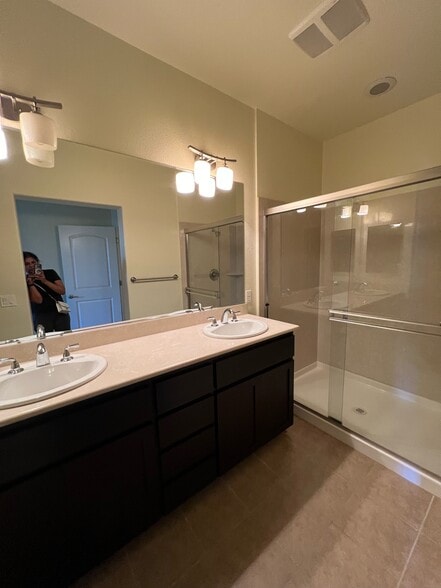 Primary bath - 694 Cedarville Ln