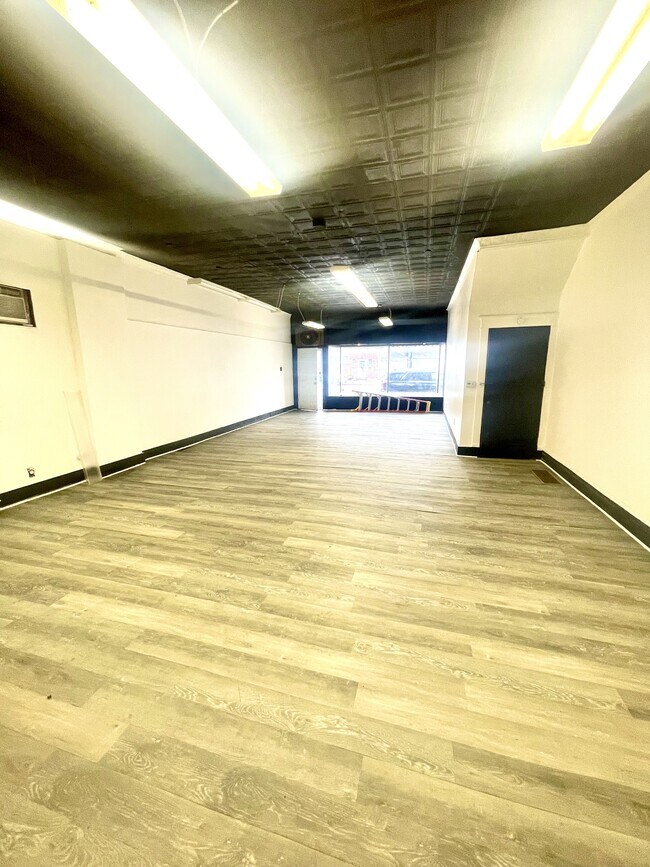 Building Photo - 2525 Delaware Ave