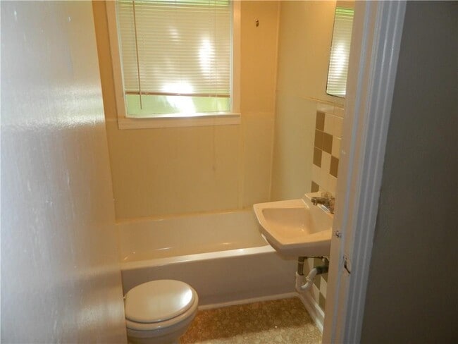 Building Photo - 4501 Lareina Dr