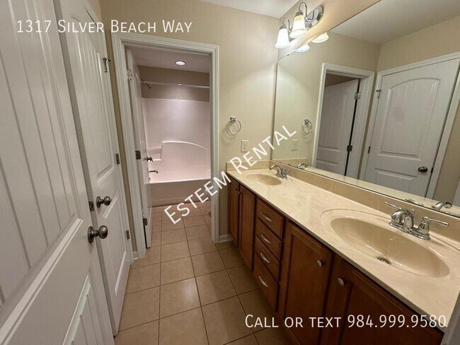 Building Photo - 1317 Silver Beach Way