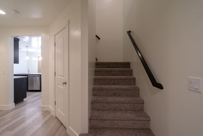 Building Photo - Desert Canyons End Unit – 4-Bedroom, 2.5-B...