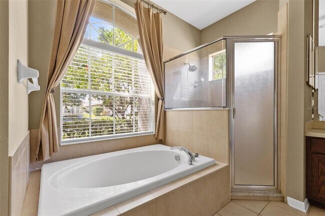 Building Photo - 13655 Artesa Bell Dr