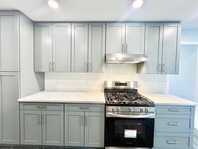 Building Photo - 4C Cove Ln