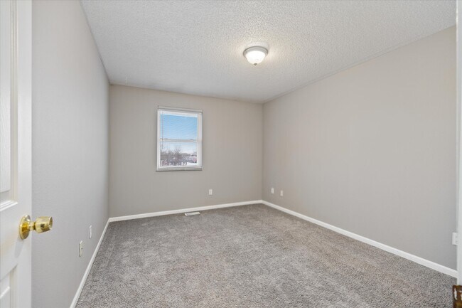 Building Photo - 2636 Villa Park Dr