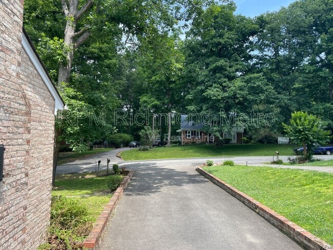 Building Photo - 3600 Ghent Dr
