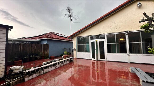 Building Photo - 5421 SW 143rd Ave