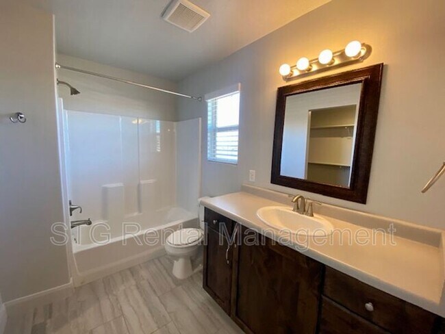 Building Photo - 3132 S Relic Ridge Dr