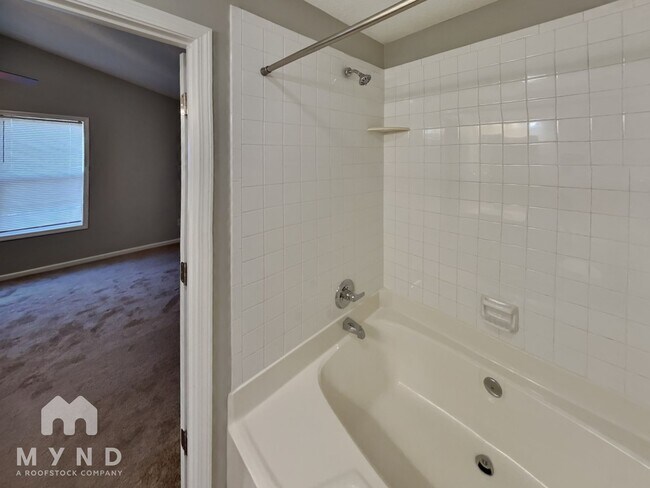 Building Photo - 2443 Hawk Ridge Dr