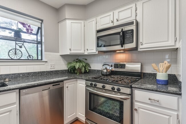 Building Photo - 1222 Mabry Mill Rd