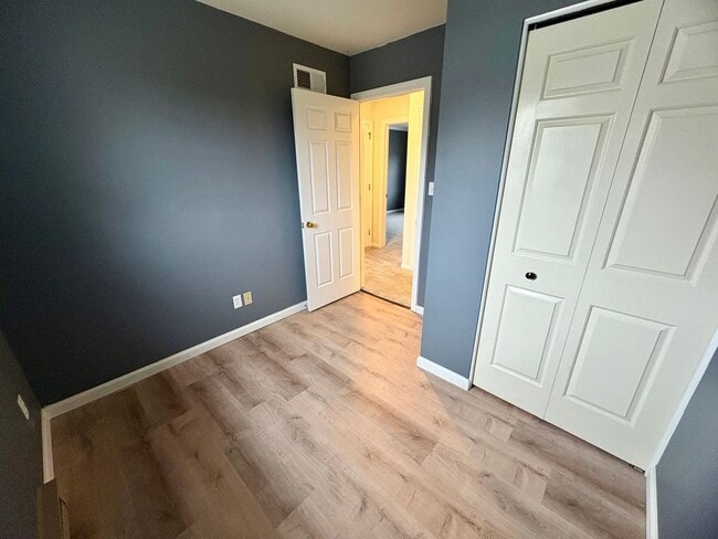 Building Photo - 3 Bedroom 1.5 Bathroom in Elizabethtown!