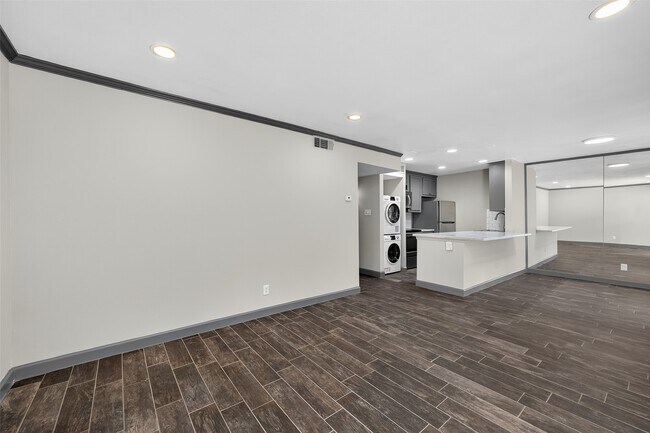 Building Photo - 8931 Gaylord Dr