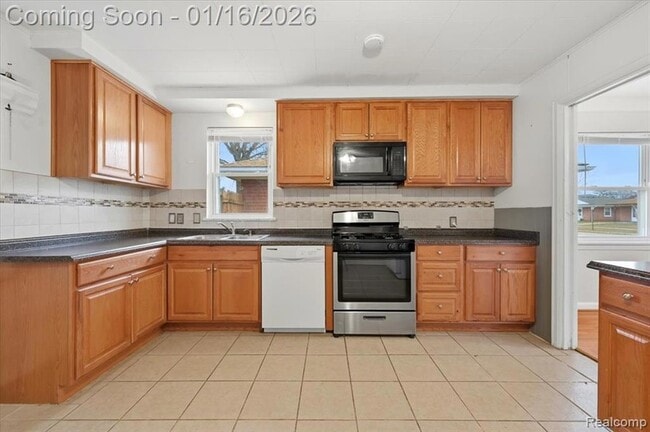 Building Photo - 1198 E Hudson Ave