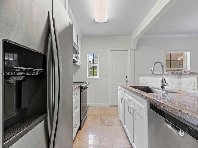 Building Photo - Southwest 47th Street, Miami, FL 33155 - 3 BR 1 BA single-family home