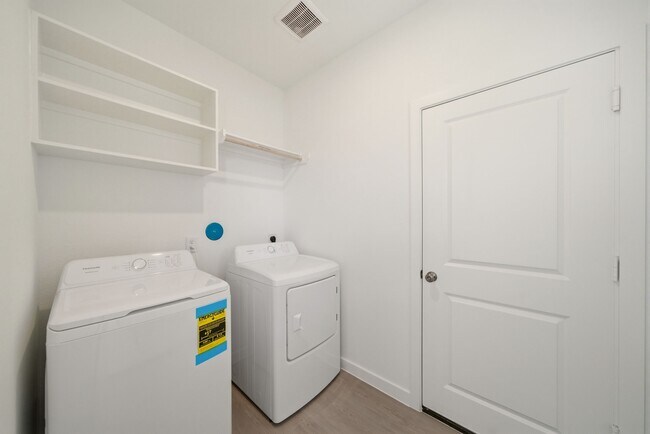 Building Photo - 21607 Colonial Medow Creek Trl