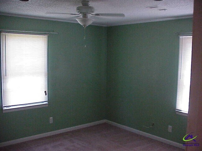 Building Photo - 317 Gilchrist Dr