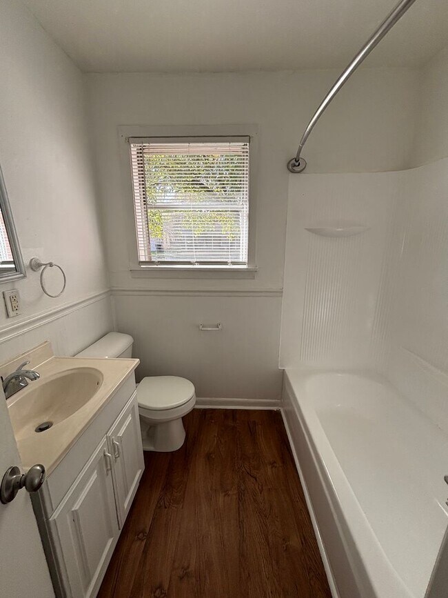 Building Photo - Shady Grove