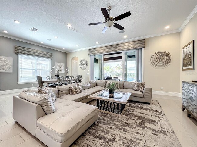 Building Photo - 760 Golden Bear Dr