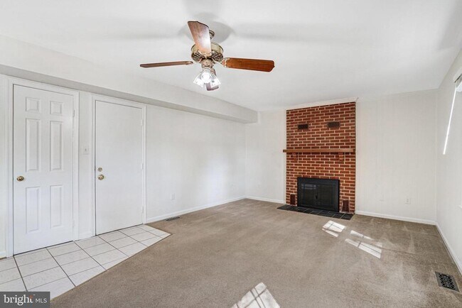 Building Photo - 6031 Mayfair Ln