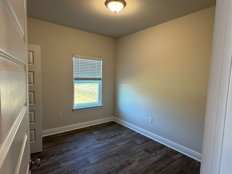 Building Photo - 13600 Shea Cir