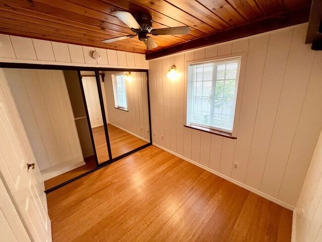 Building Photo - Beautiful, historic, Ocean Beach Cottage i...