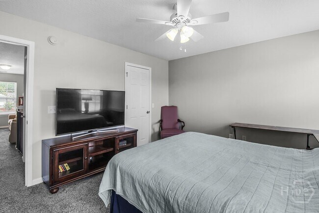 Building Photo - 721 Canyon Dr