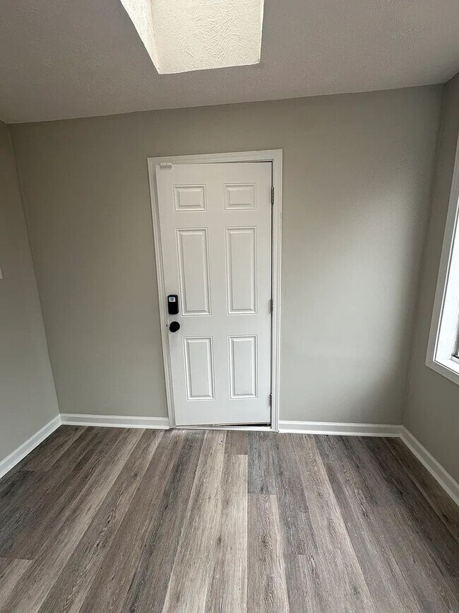 Building Photo - Charming 3BR House in Spring Lake