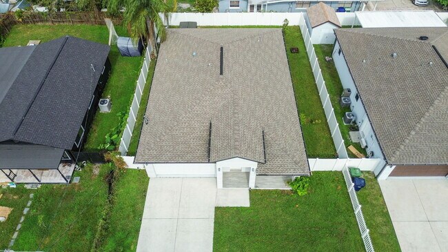 Building Photo - 1703 W Rio Vista Ave