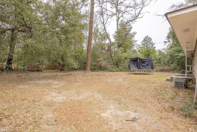 Building Photo - 315 Brannen St