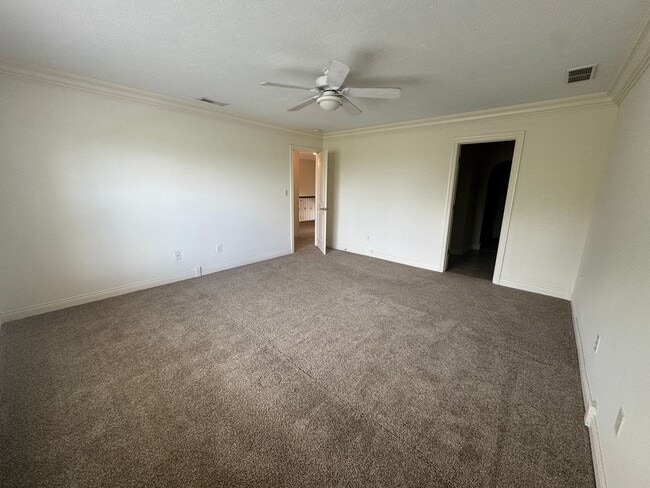 Building Photo - 581 Beehler Dr