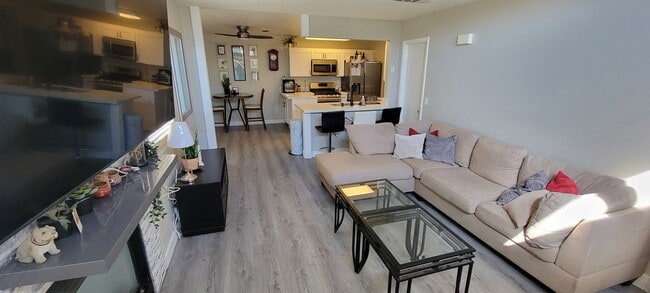 Building Photo - 6928 Oyster Shell Dr