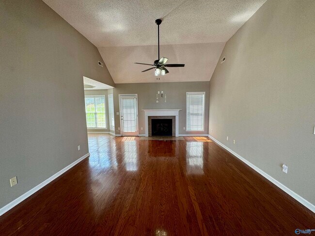 Building Photo - 104 Appleberry Ln