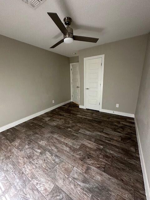 Building Photo - 1416 E Del Rio Dr